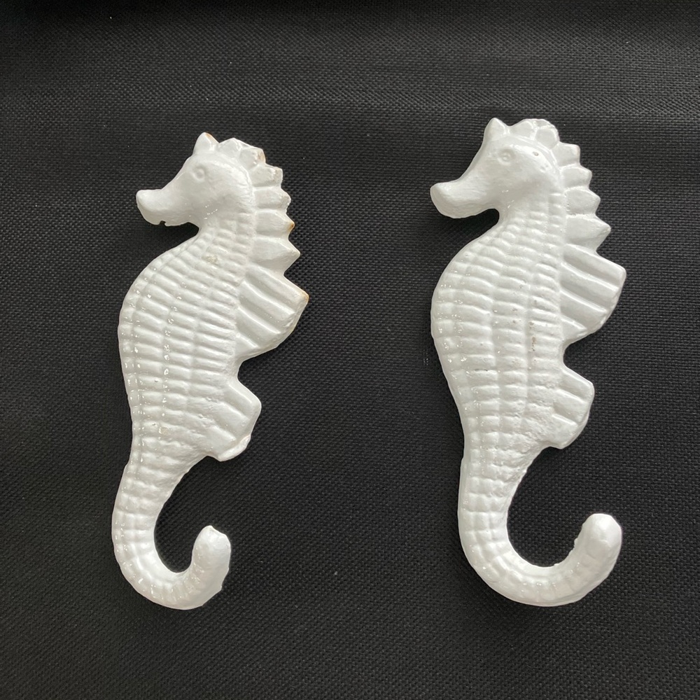 Vintage Set of 2 Cat Iron Seahorses Hooks, Wall Decor, Paperweights 5.5” Tall